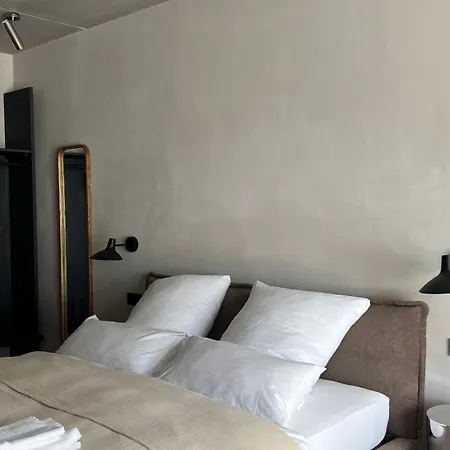 Haus Ella Hotel *